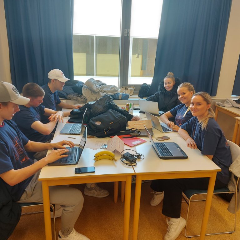 Um 40 MA-ingar tóku þátt í forritunarkeppni framhaldsskólanna. Mynd: Ingvar Þór Jónsson.