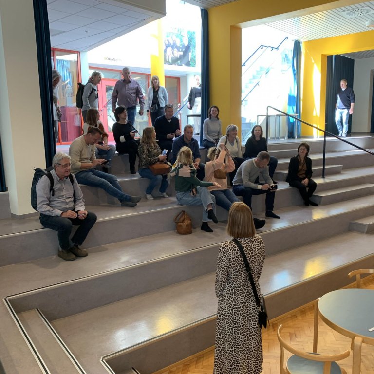 Hildur Hauksdóttir ræðir við skólastjórnendur frá Belgíu