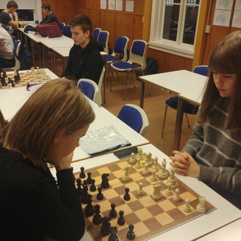 Hraðlínunemendur tefla