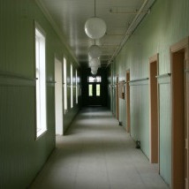 Langi gangur nýmálaður, dúklaus og myndalaus