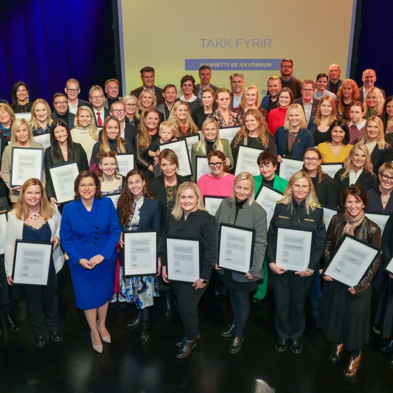 Handhafar Jafnvægisvogarinnar 2023 ásamt Elizu Reid sem afhenti viðurkenningarnar. Mynd: FKA - Félag…