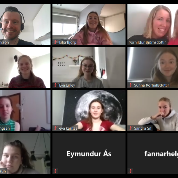 Jóhann og Þórhildur eru ánægð með hvernig til hefur tekist með nám og kennslu í gegnum fjarfundabúna&hellip;