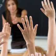 Laus kennarastörf í MA