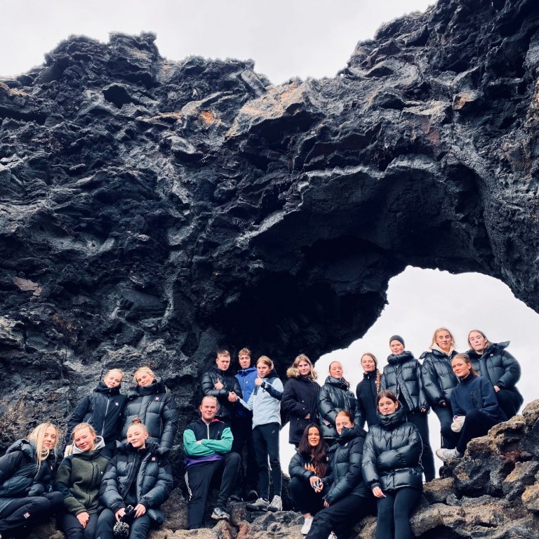 Úlputískan í 1.H er í stíl við grjótið