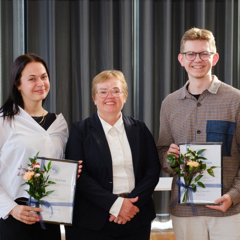 Elvar Björn og Viltė ásamt rektor Háskóla Íslands, Silju Báru Ómarsdóttur. Kristinn Ingvarsson tók m&hellip;