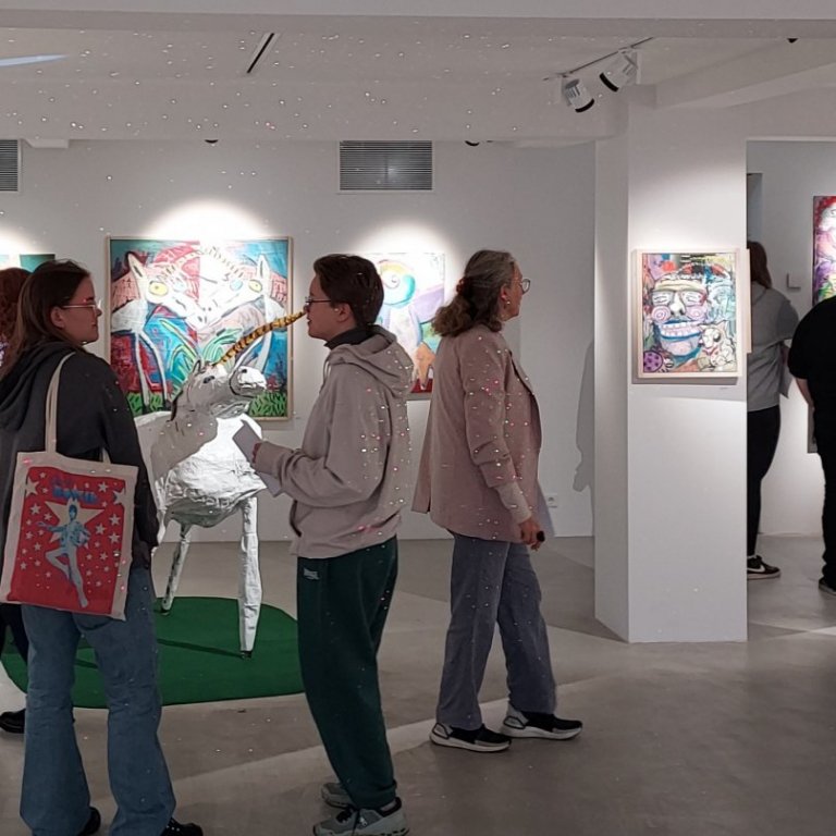 Nemendur njóta listar á Listasafninu