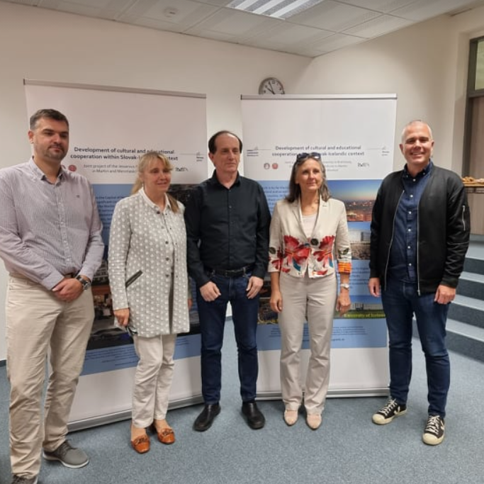 Fv. Janík Martin varadeildarforseti, Erika Halasová forstjóri lífvísindadeildar Jessenius háskóla, R&hellip;