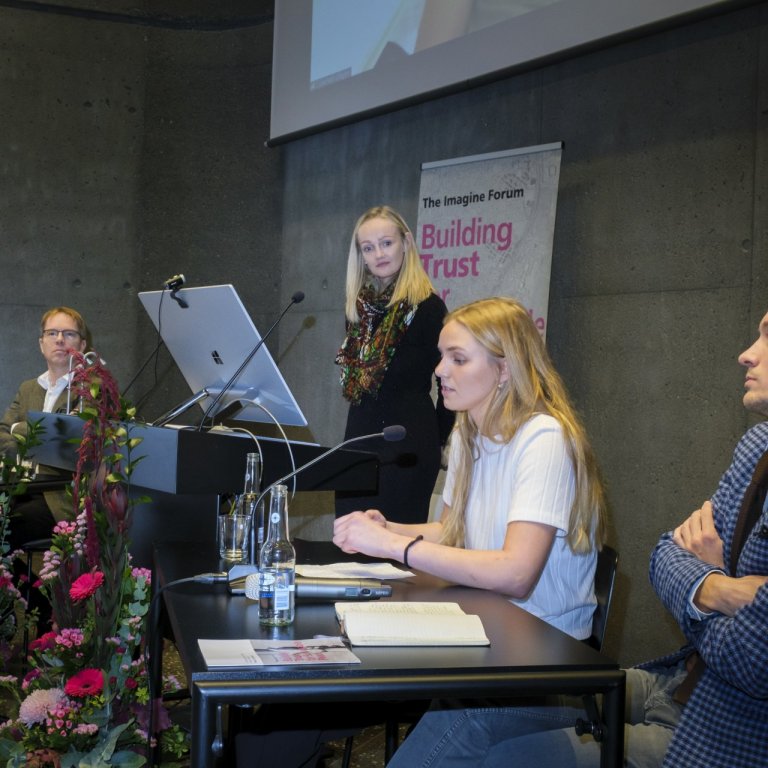 Eva Harðardóttir, Hildur Lilja Jónsdóttir og Bjarni Jónasson. Myndina tók Kristinn Ingvarsson