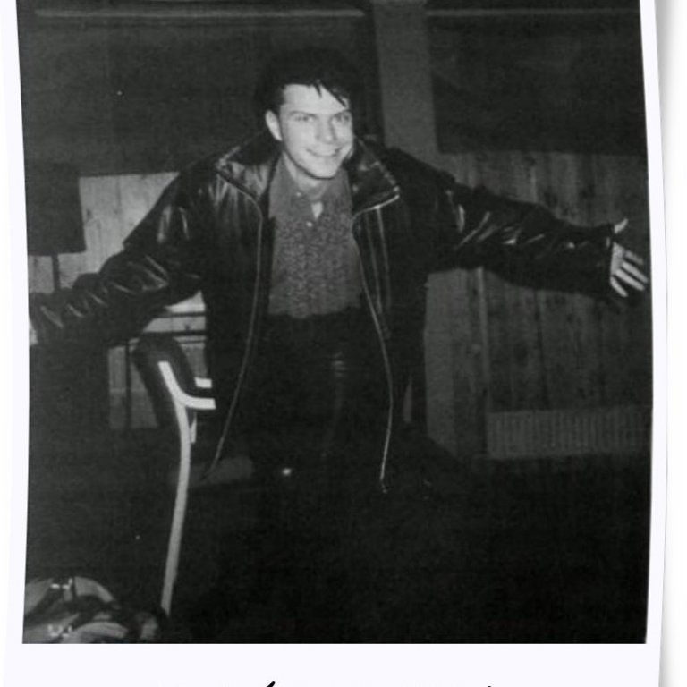 Páll Óskar Hjálmtýsson hélt fyrirlestur um samkynhneigð í Möðruvallakjallara vorið 1994. Myndin er t&hellip;