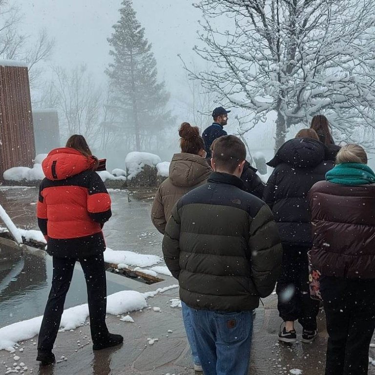 Nemendur í 3. bekk kynna sér Skógarböðin. Mynd: Rannveig Ármannsdóttir